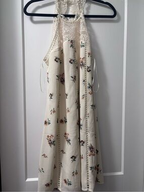 Francesca's Collections Cream Floral Lace Halter Dress